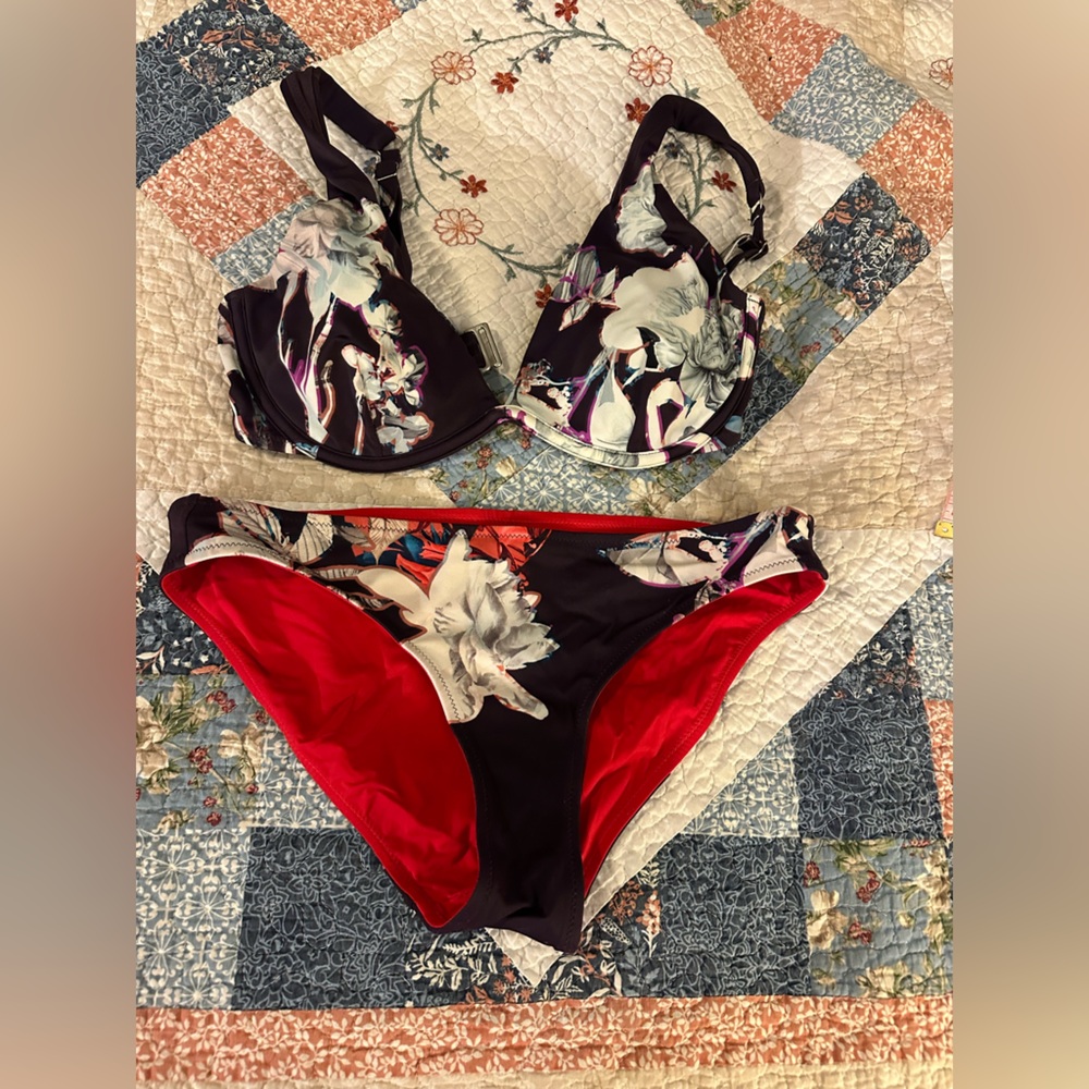 Athleta Purple and Red Floral bathing suit Set medium